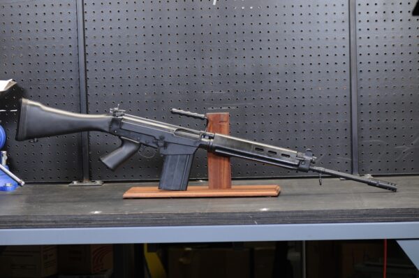 Fabrique Nationale FN-FAL Springfield Armory SAR-48 FN Fabrique Nationale FN-FAL Springfield Armory SAR-48 FN