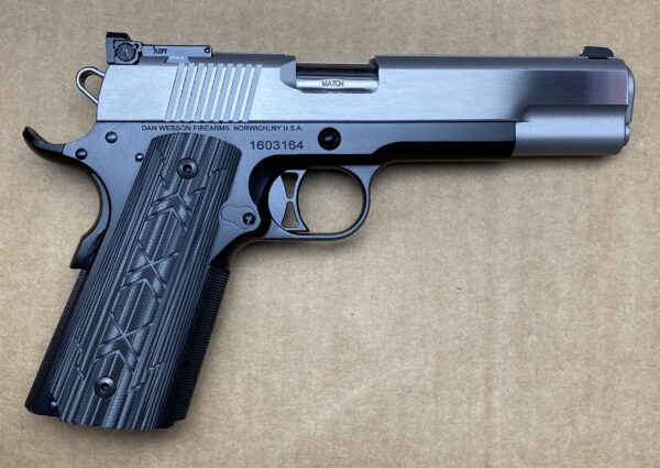 A3576 Used CZ USA Dan Wesson Silverback 9mm Two Tone 01894