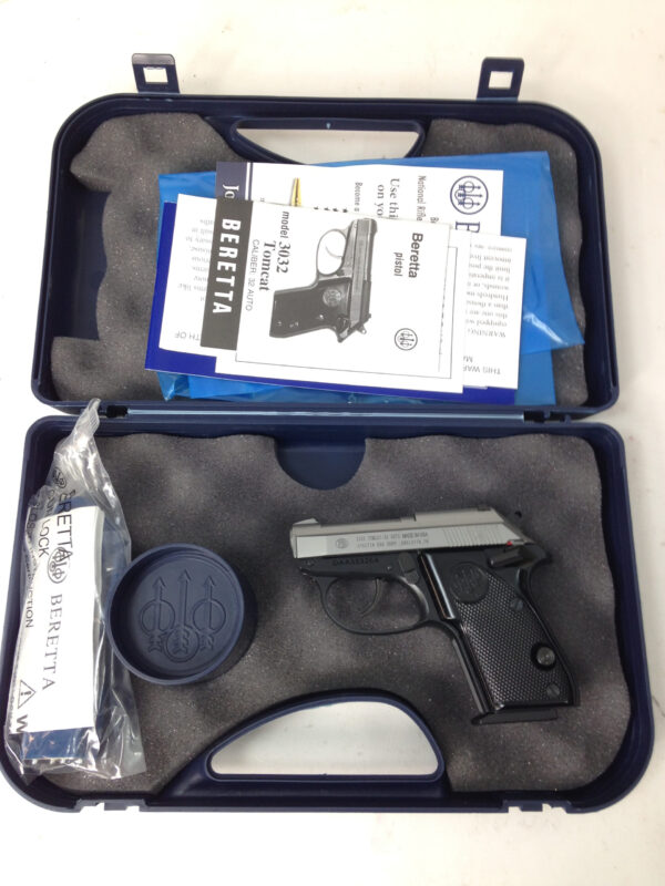 A3785 Beretta 3032 Tomcat Two-Tone 32 Auto JS32002