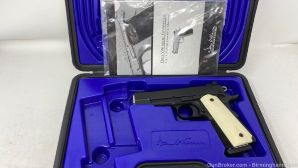 A4958 CZ USA | Dan Wesson Valkyrie Commander .45 ACP 4.25" 7rd 1911 - used