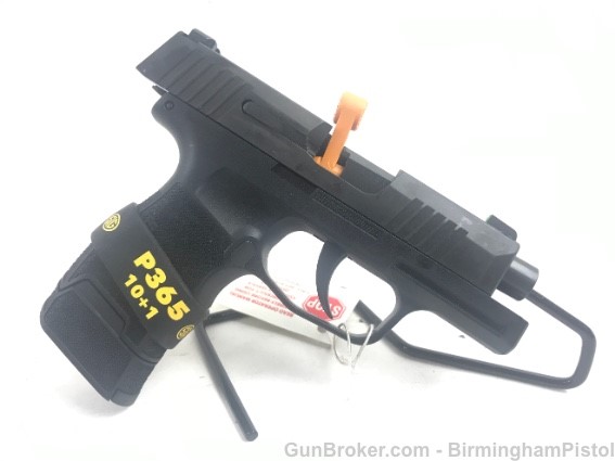 A5142 SIG 365 TACPAC 1 MAG AND HOLSTER. TWO EXTRA MAGS FROM SIG FOR FREE