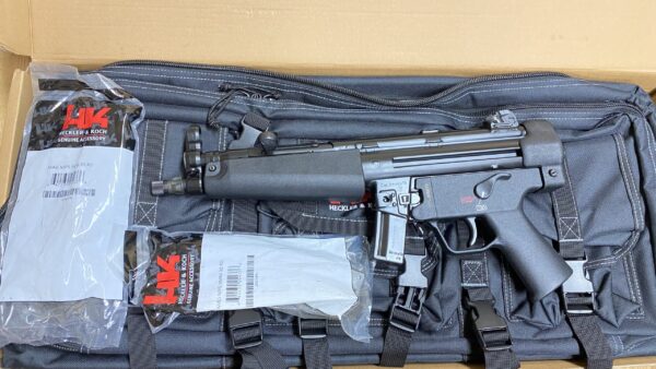 A5588 Heckler & Koch H&K SP5 9x19 two 30 rd mags one 10 rd mag 81000478 HK