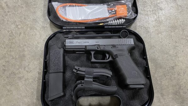 Glock 17 Gen 4 9mm Luger 17rd - used possibly unfired!