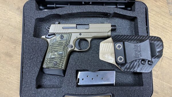 Used Sig Sauer P938 FDE 9mm w/ holster 938-9-scpn-tb