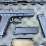 Used Glock 22 Gen 2 40 S&W 3 mags - good condition